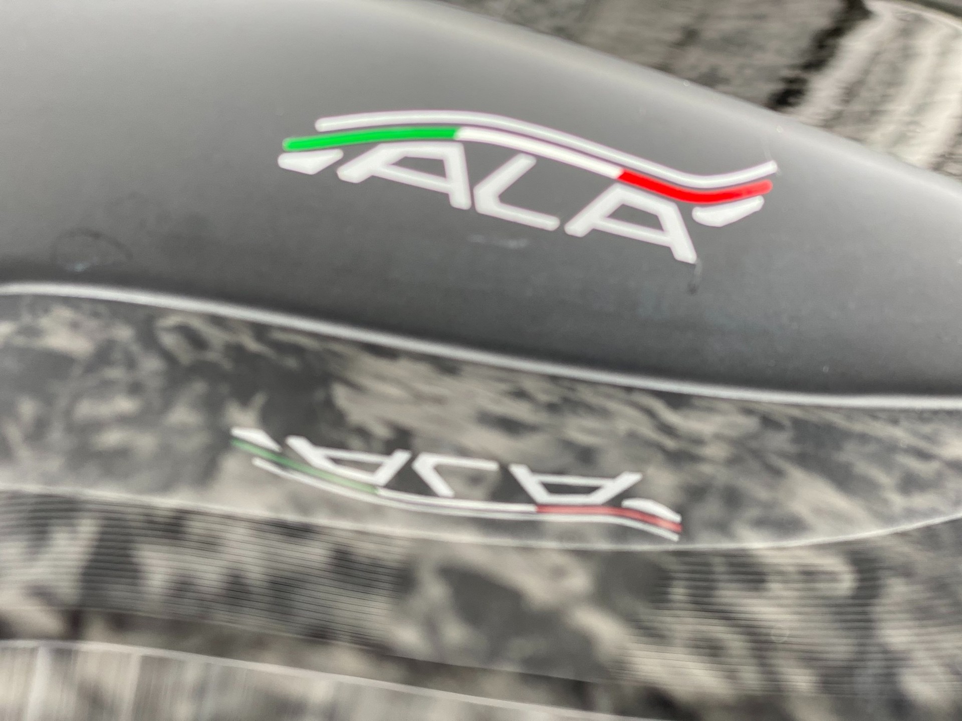 LAMBORGHINI Huracan LP640-4 Spyder Performante DCT-image-12