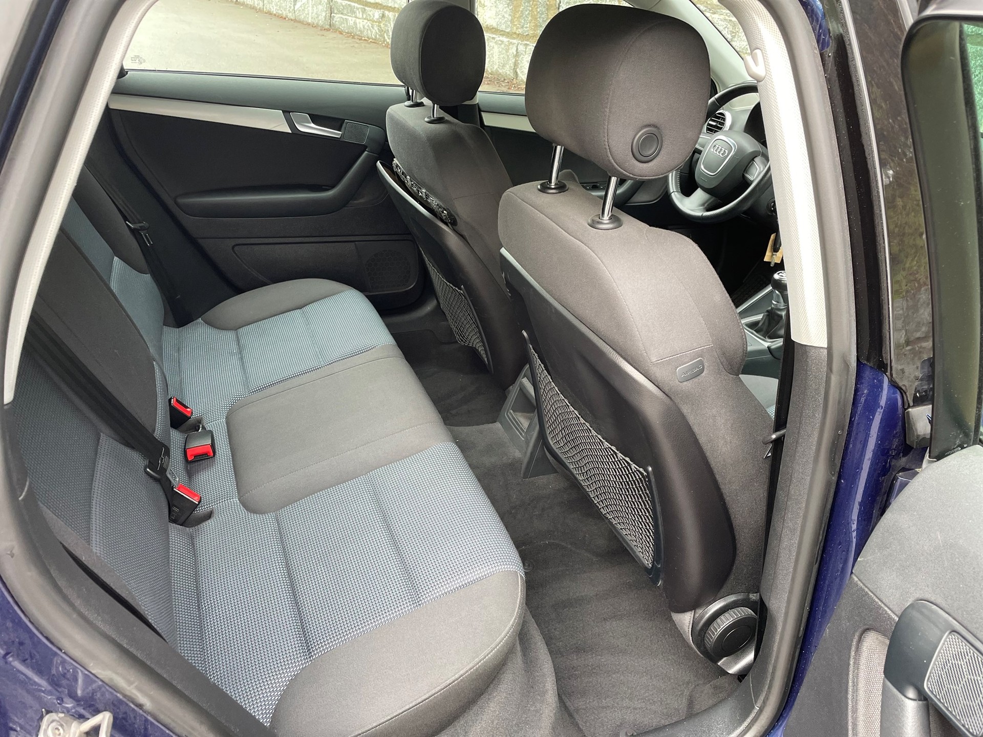 AUDI A3 Sportback 2.0 TDI Ambiente quattro-image-6
