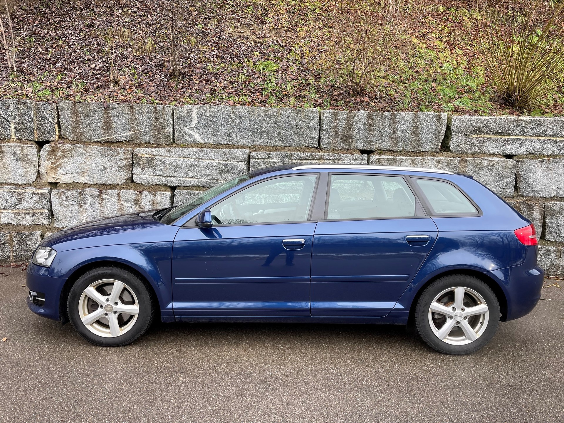 AUDI A3 Sportback 2.0 TDI Ambiente quattro-image-7