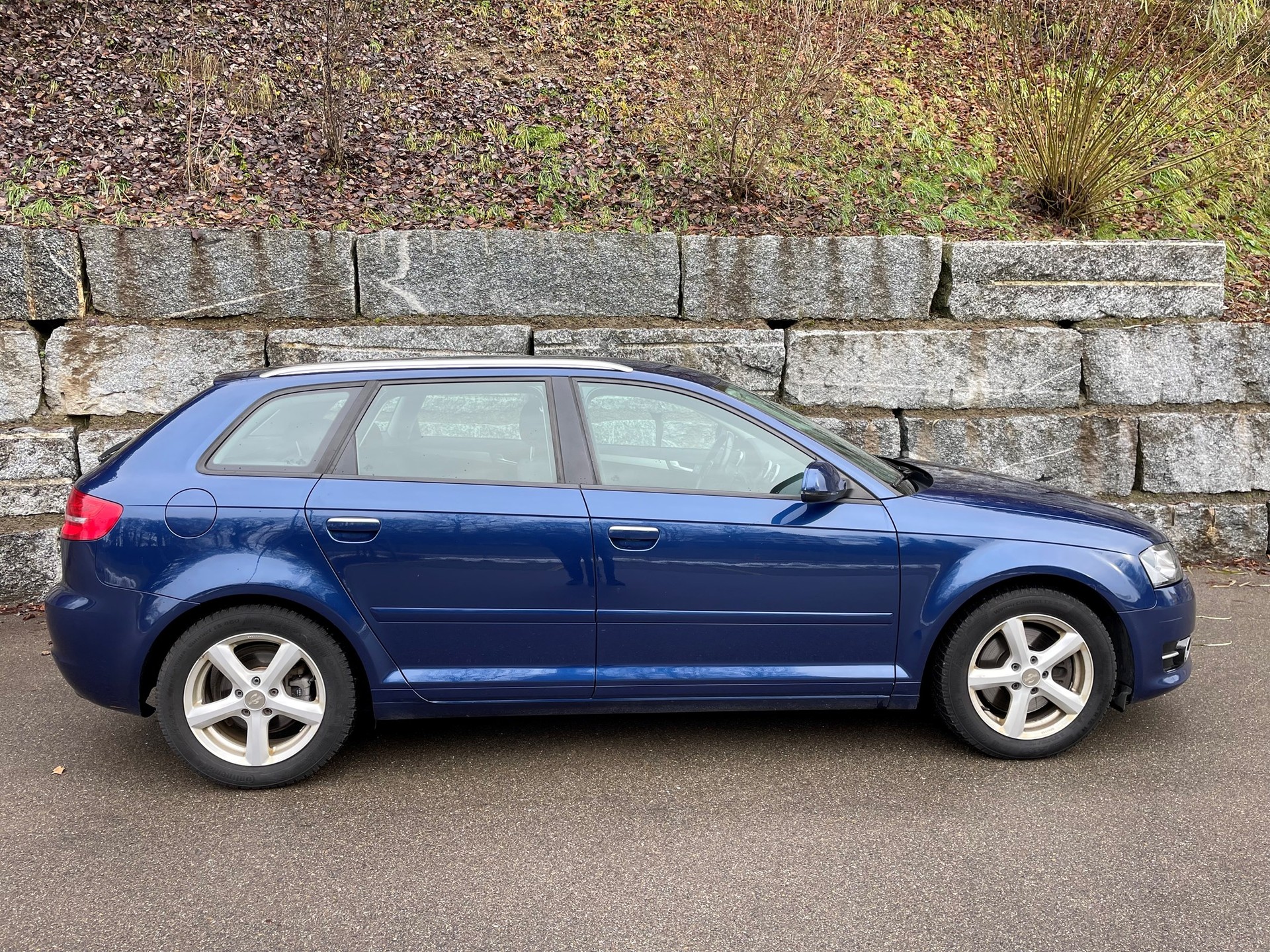 AUDI A3 Sportback 2.0 TDI Ambiente quattro-image-8