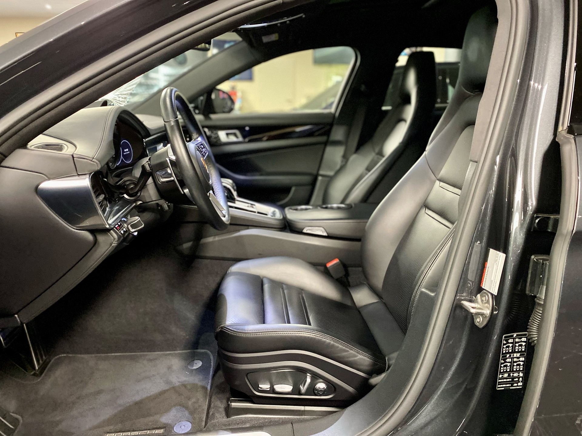PORSCHE Panamera 4S Sport Turismo PDK-image-12