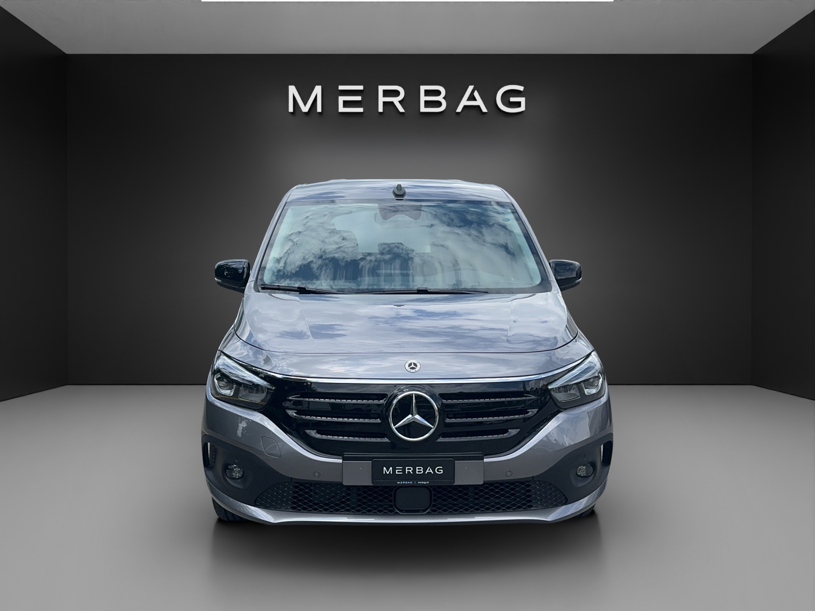MERCEDES-BENZ EQT Standard 2716mm S-image-1