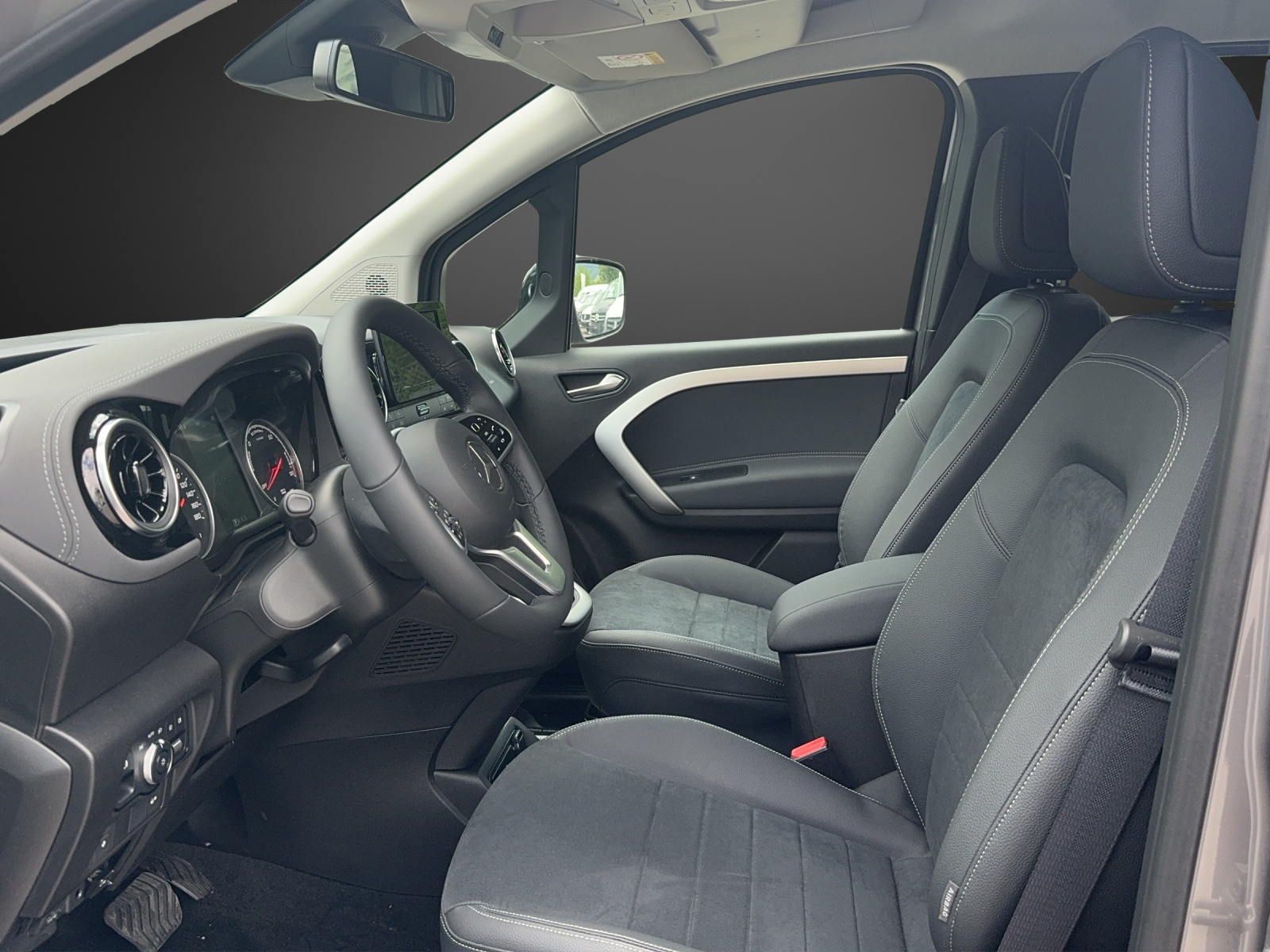 MERCEDES-BENZ EQT Standard 2716mm S-image-6