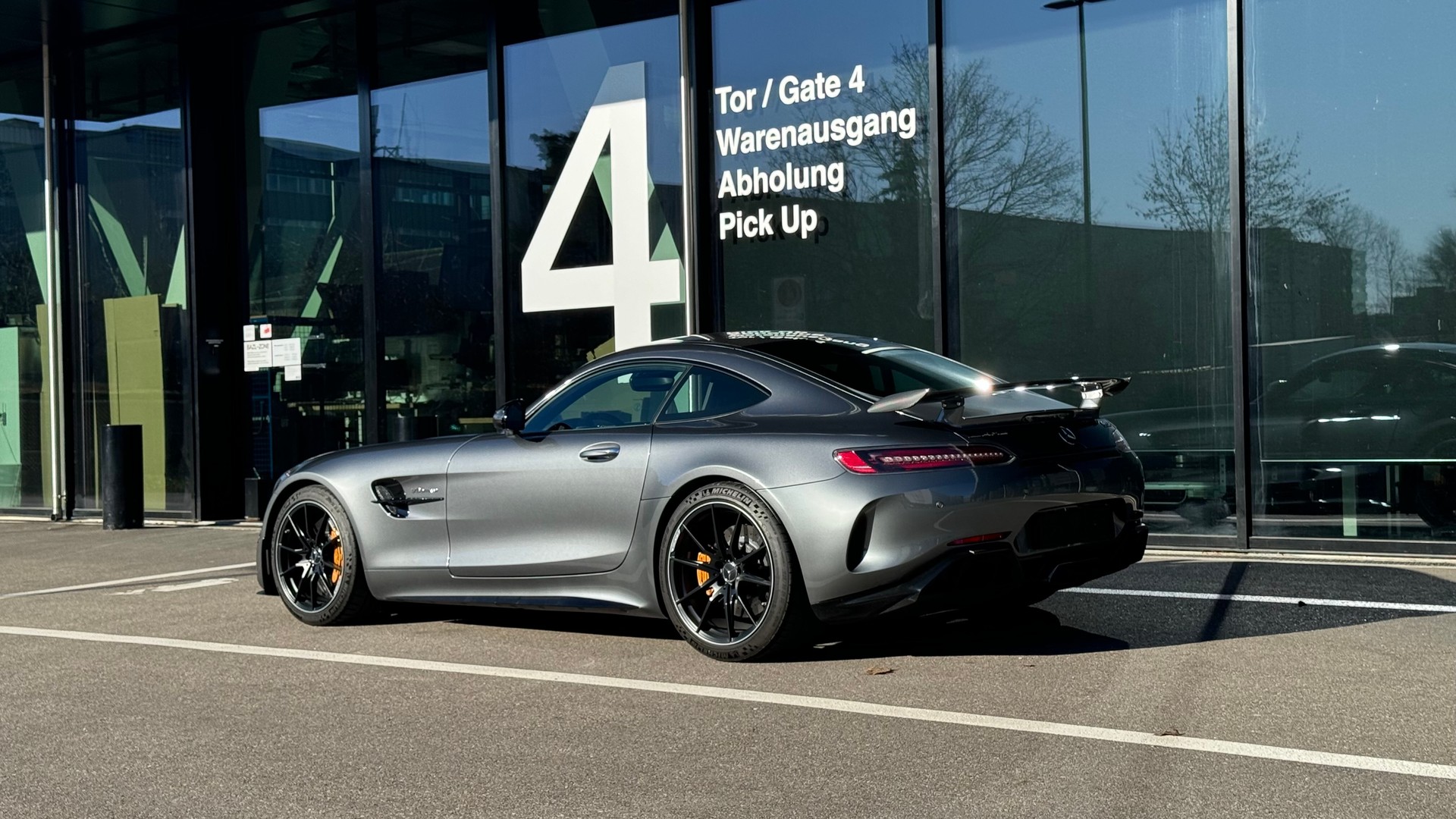 MERCEDES-BENZ AMG GT R Speedshift DCT-image-2