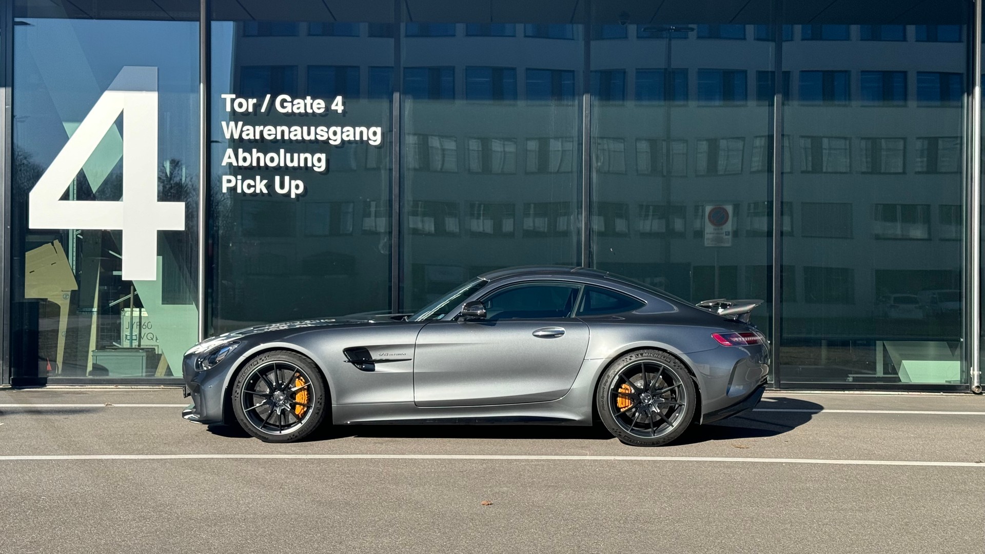 MERCEDES-BENZ AMG GT R Speedshift DCT-image-1