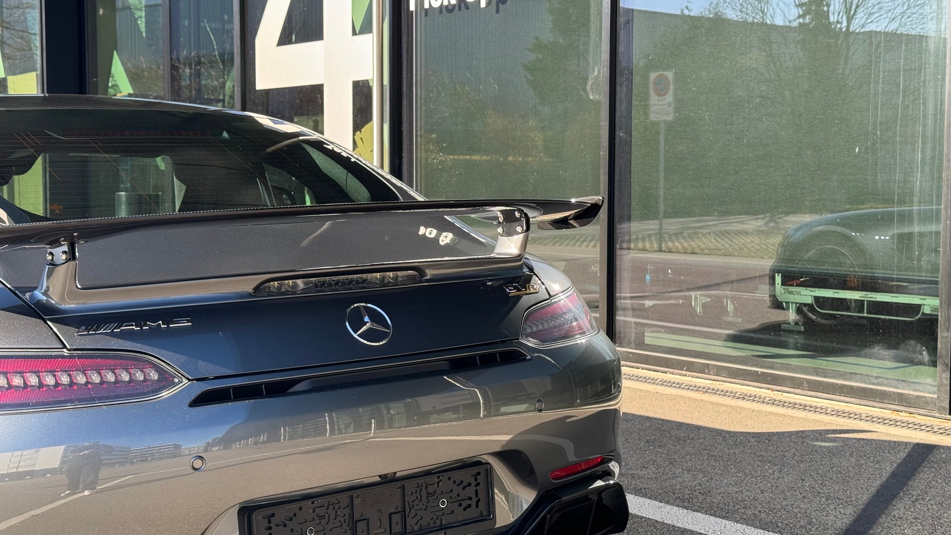 MERCEDES-BENZ AMG GT R Speedshift DCT-image-12