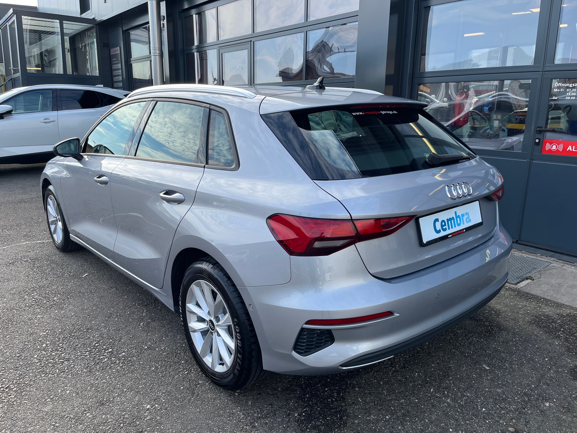 AUDI A3 Sportback 35 TFSI Attraction S-tronic-image-3