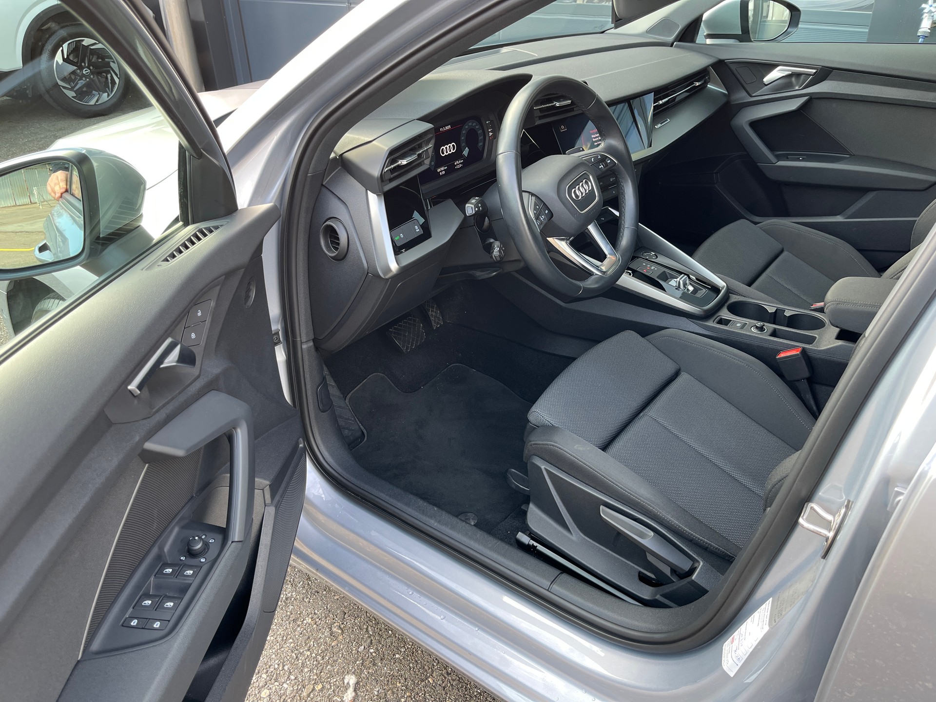 AUDI A3 Sportback 35 TFSI Attraction S-tronic-image-7