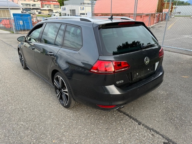 VW Golf Variant 2.0 TDI GTD DSG-image-4