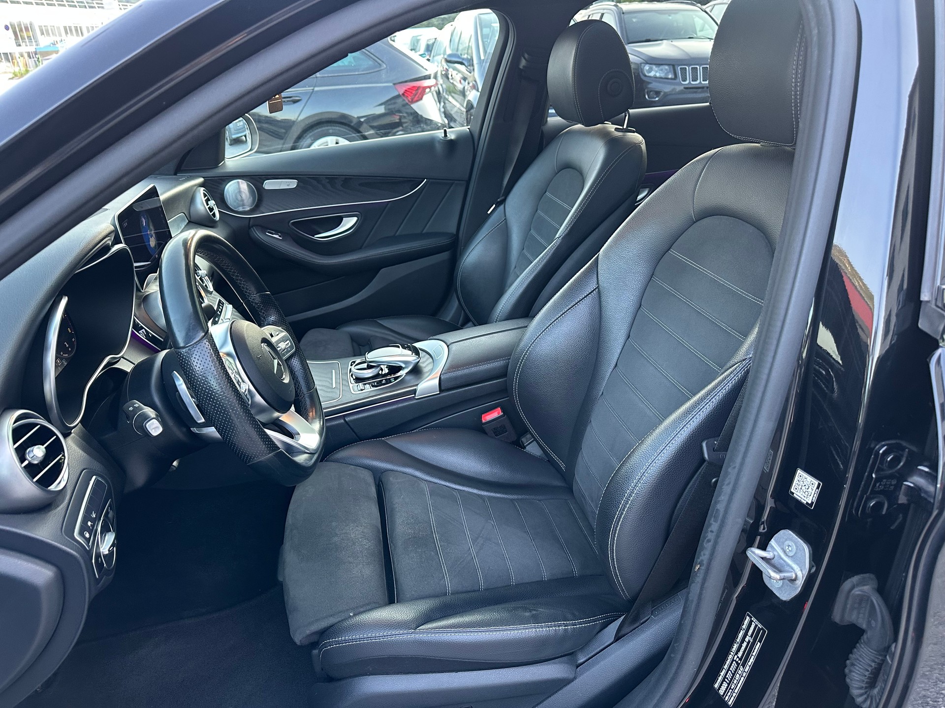 MERCEDES-BENZ C 400 AMG Line 4Matic 9G-Tronic-image-8