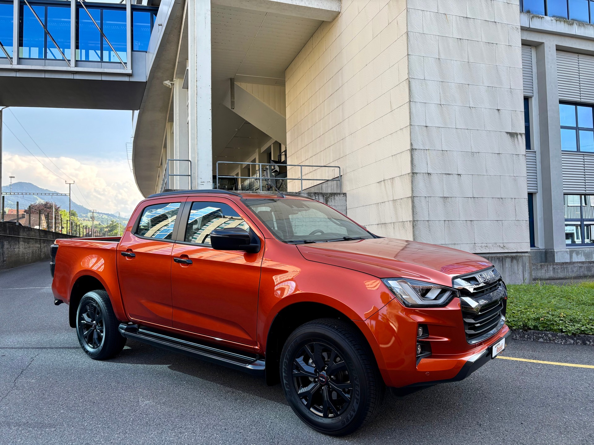 ISUZU D-MAX 1.9 CrewCab N60FF 4x4 AT-image-6