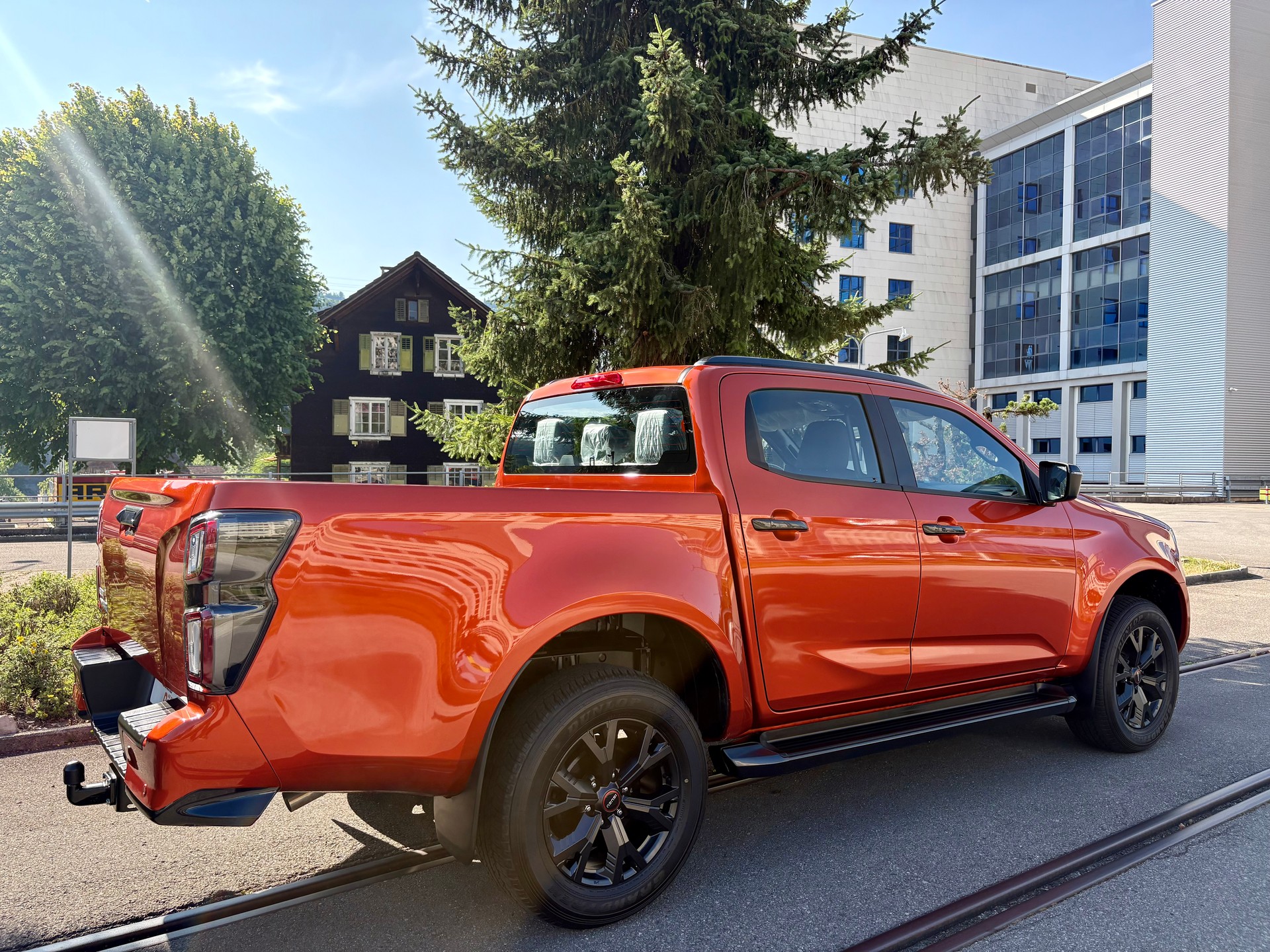 ISUZU D-MAX 1.9 CrewCab N60FF 4x4 AT-image-4