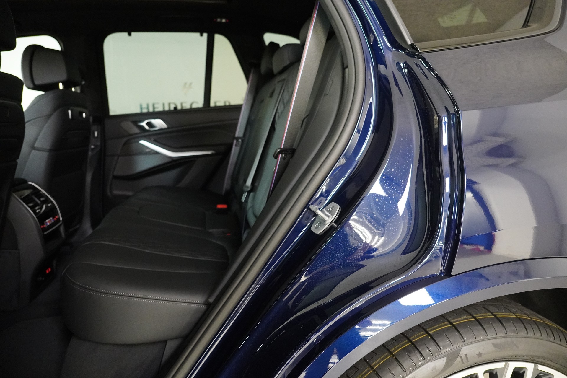 BMW X5 xDrive 48V 40d M Sport Pro Steptronic-image-12