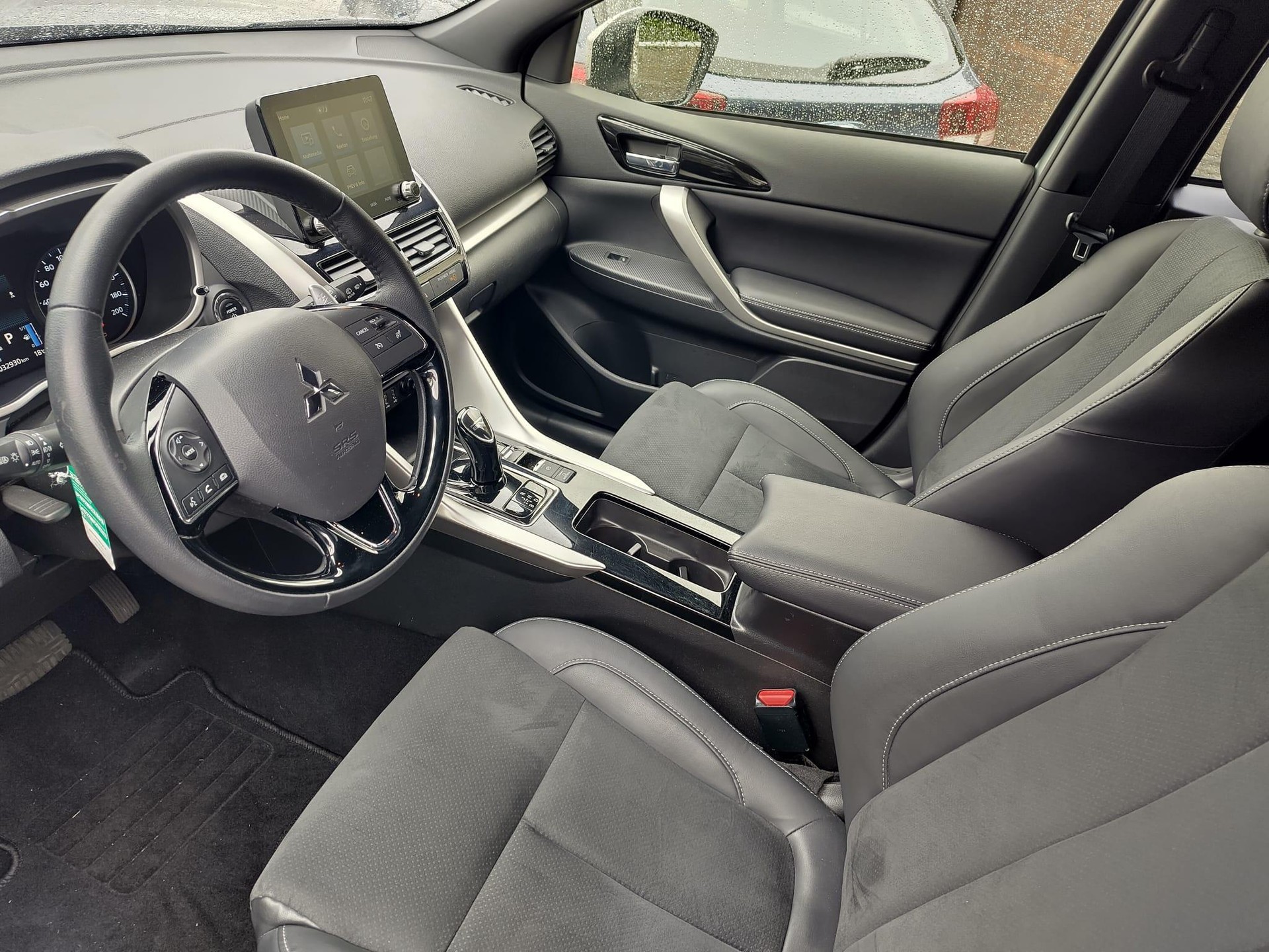 MITSUBISHI Eclipse Cross 2.4 PHEV Style Business 4x4-image-6
