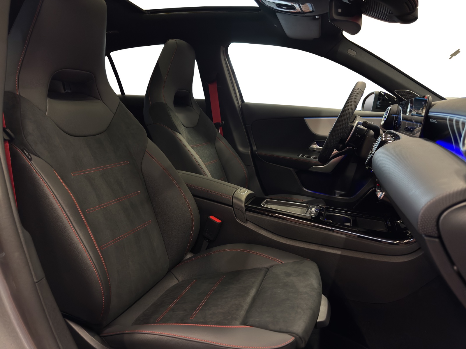 MERCEDES-BENZ A AMG 35 4Matic 8G-DCT-image-16