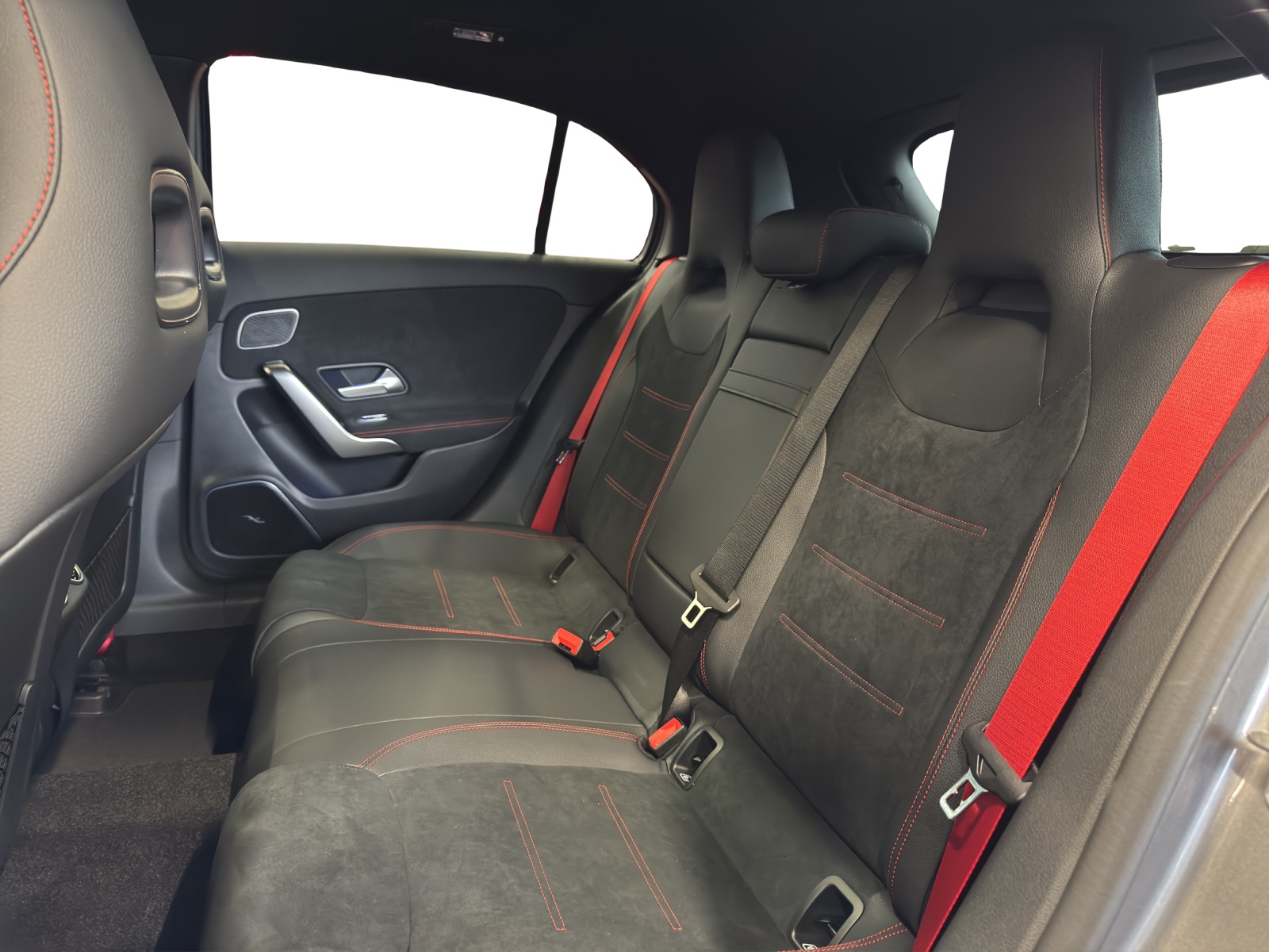 MERCEDES-BENZ A AMG 35 4Matic 8G-DCT-image-17