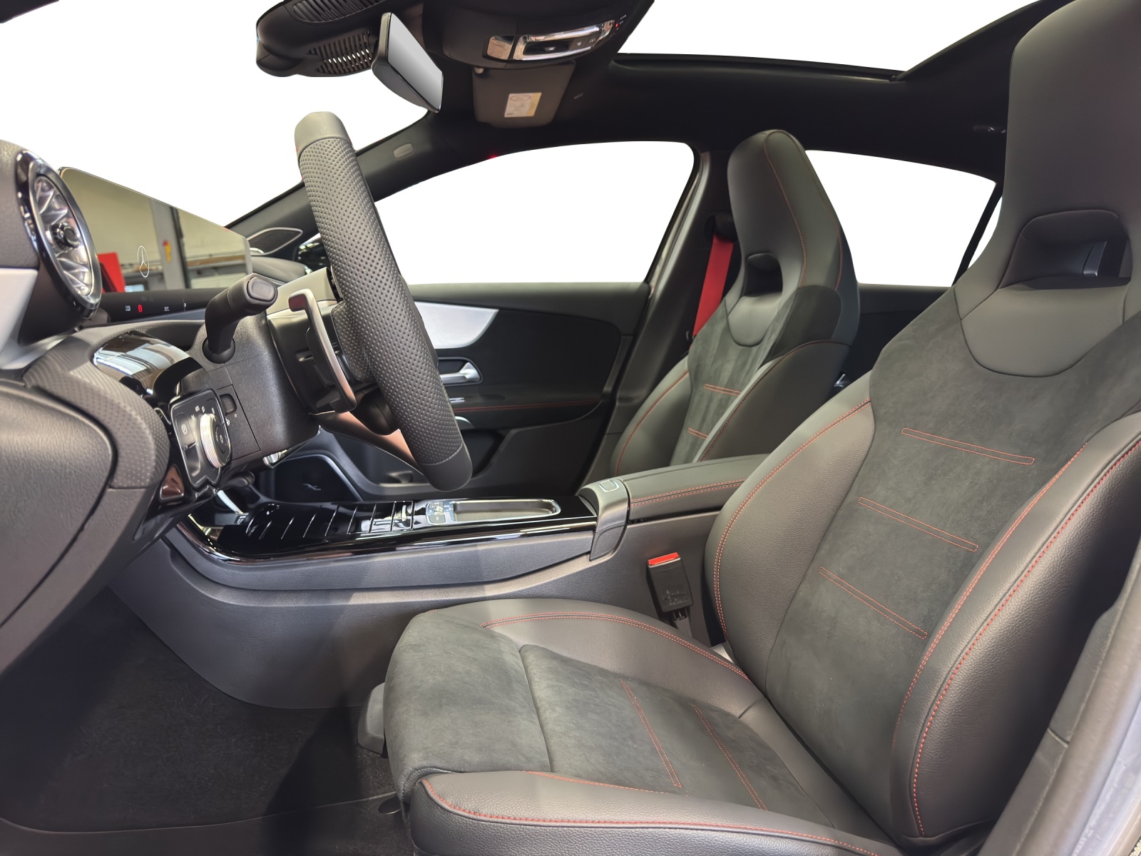 MERCEDES-BENZ A AMG 35 4Matic 8G-DCT-image-8
