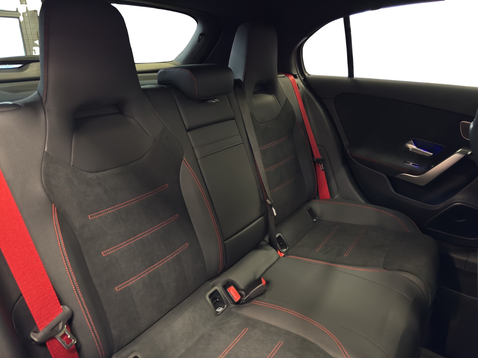 MERCEDES-BENZ A AMG 35 4Matic 8G-DCT-image-18