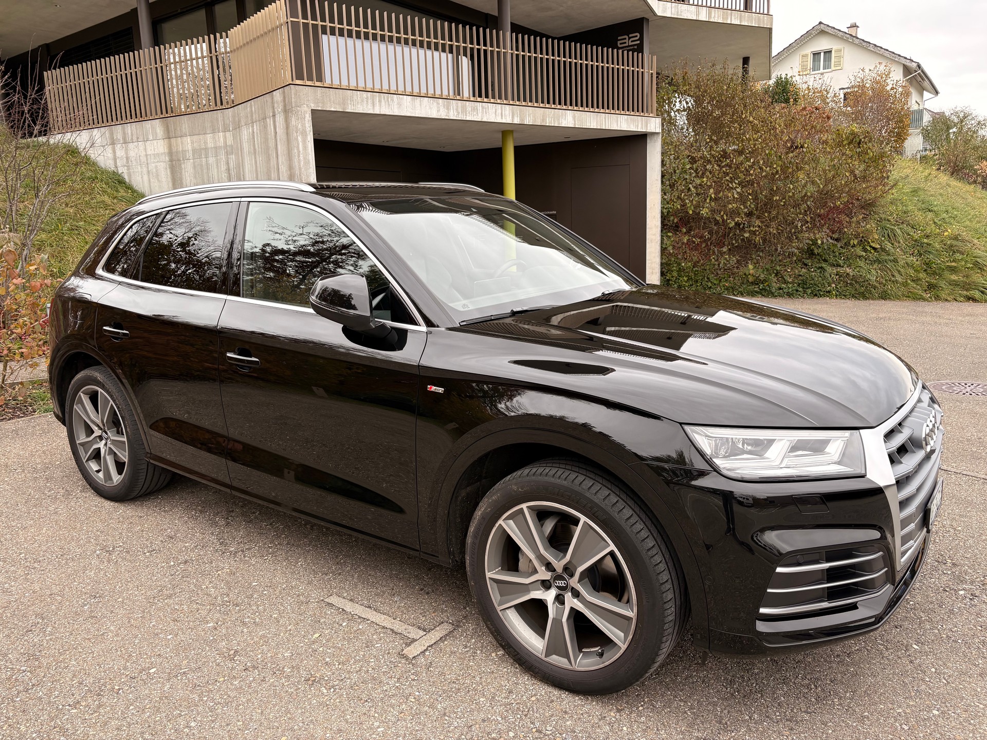 AUDI Q5 2.0 TFSI sport quattro S-tronic-image-2