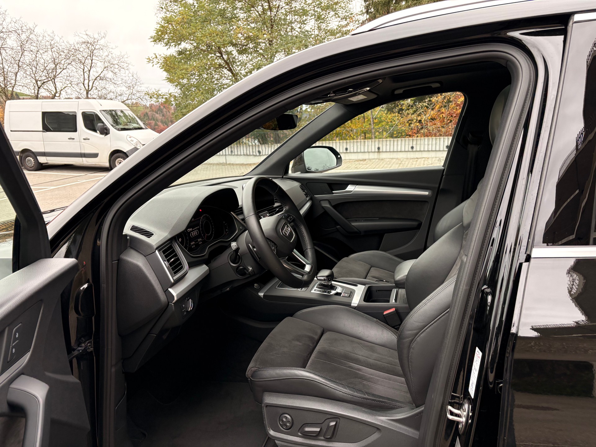 AUDI Q5 2.0 TFSI sport quattro S-tronic-image-4
