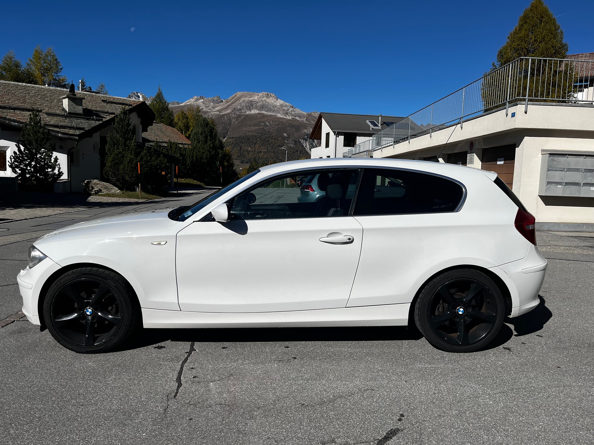 BMW 118d-image-1