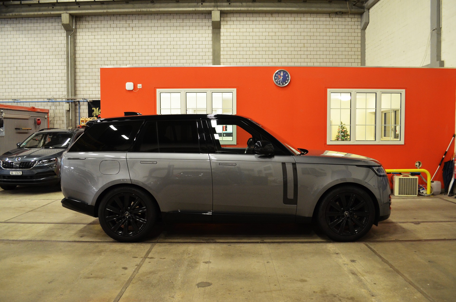 LAND ROVER Range Rover D350 3.0D I6 MHEV HSE Automatic-image-3