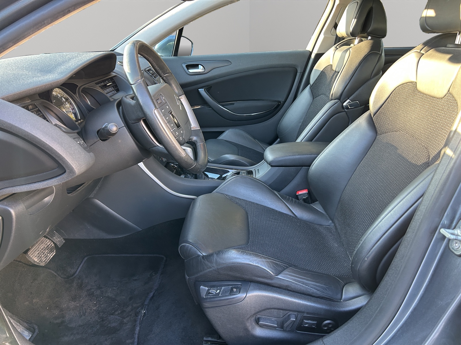 CITROEN C5 Berline 2.0i Dynamique+ Automatic-image-8