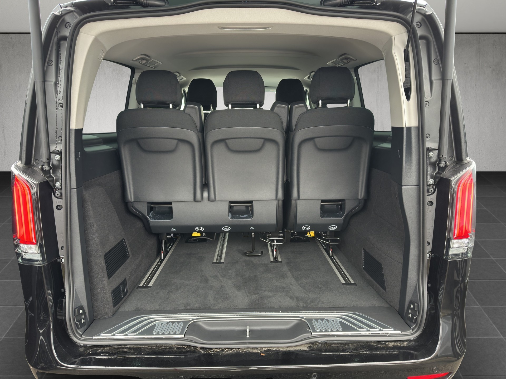 MERCEDES-BENZ V 250 d lang Style 9G-Tronic-image-10