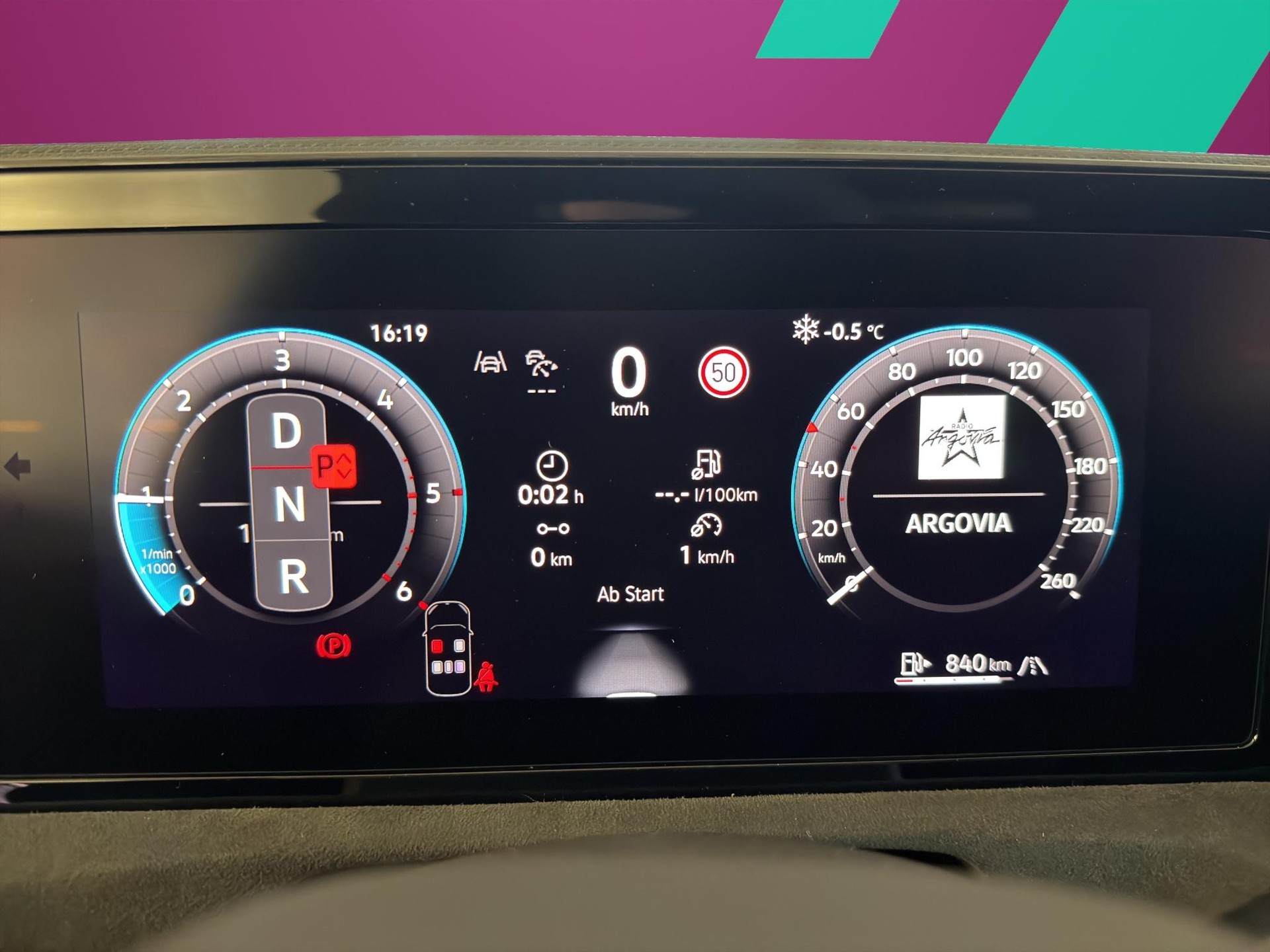 VW Tiguan 2.0 TDI SCR R-Line DSG 4motion CH-Fahrzeug-image-16