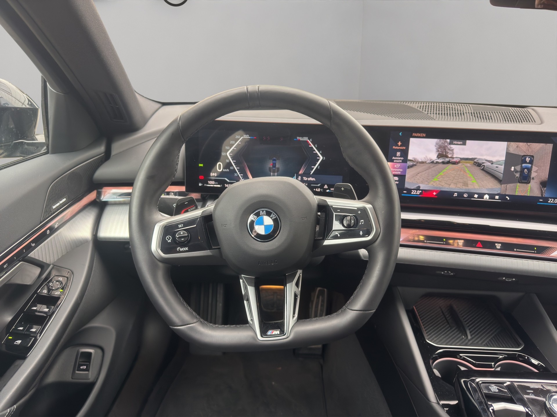 BMW 520d xDrive 48V Touring M Sport Steptronic-image-11