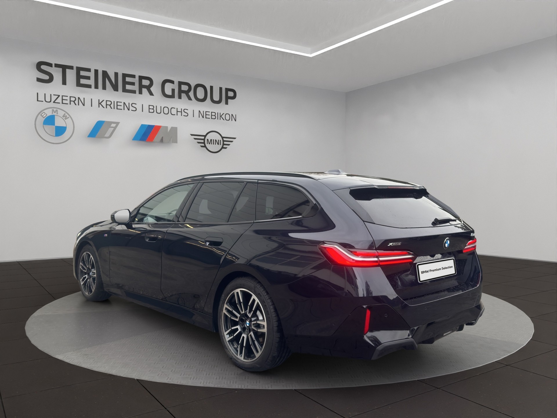 BMW 520d xDrive 48V Touring M Sport Steptronic-image-6