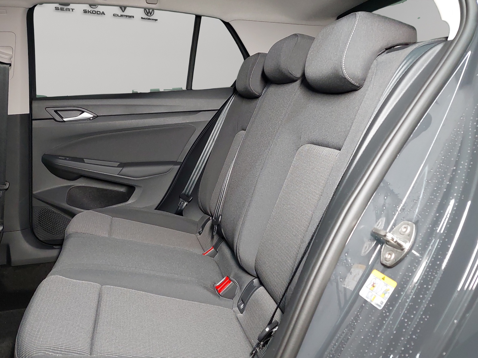 VW Golf 1.5 TSI Basis-image-8
