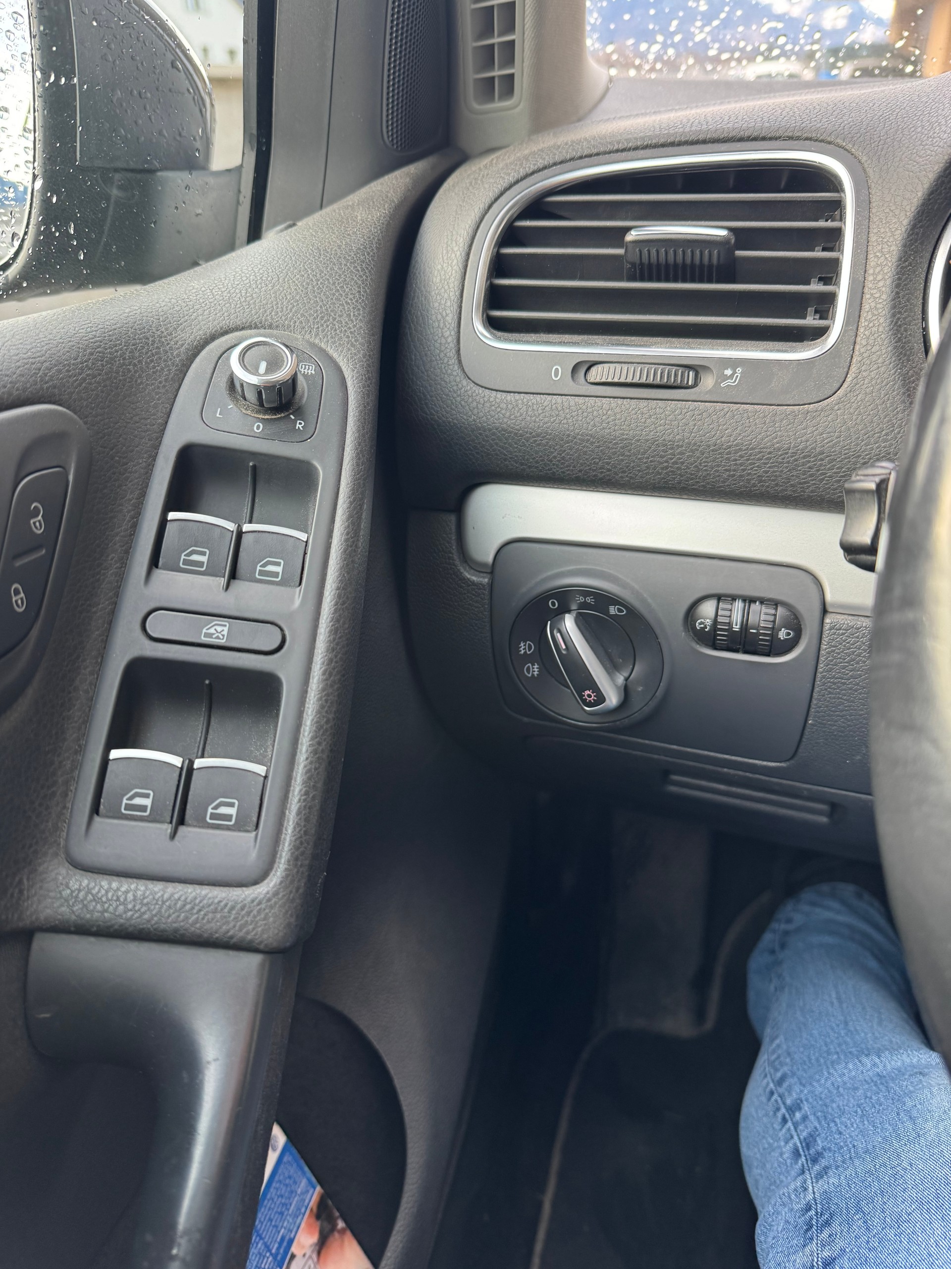 VW Golf 2.0 TDI Highline 4Motion-image-10