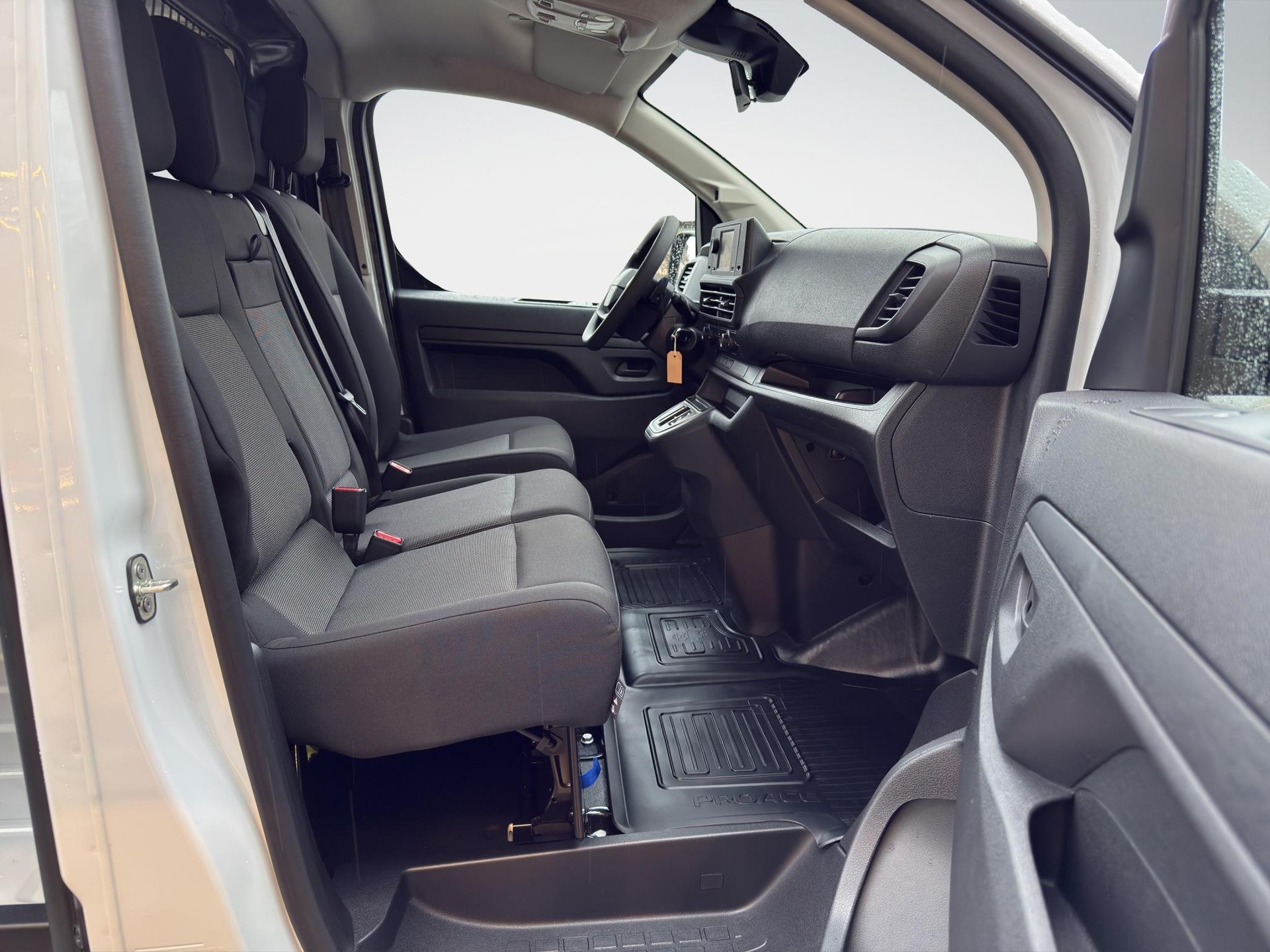 TOYOTA PROACE Van L1 75KWh Active-image-15