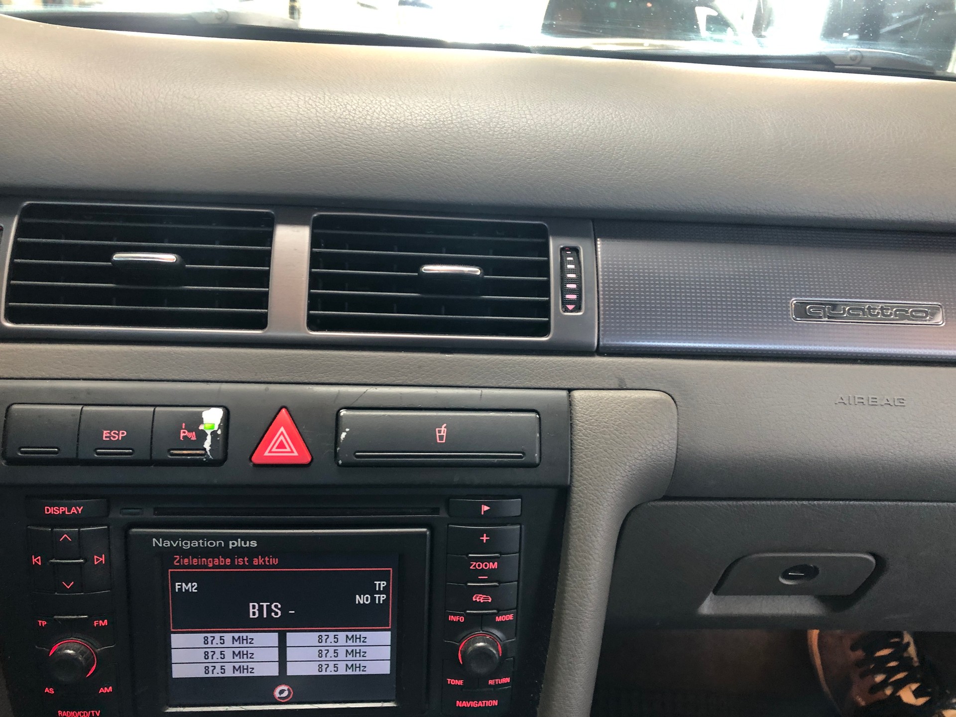 AUDI A6 Avant 3.0 quattro-image-26