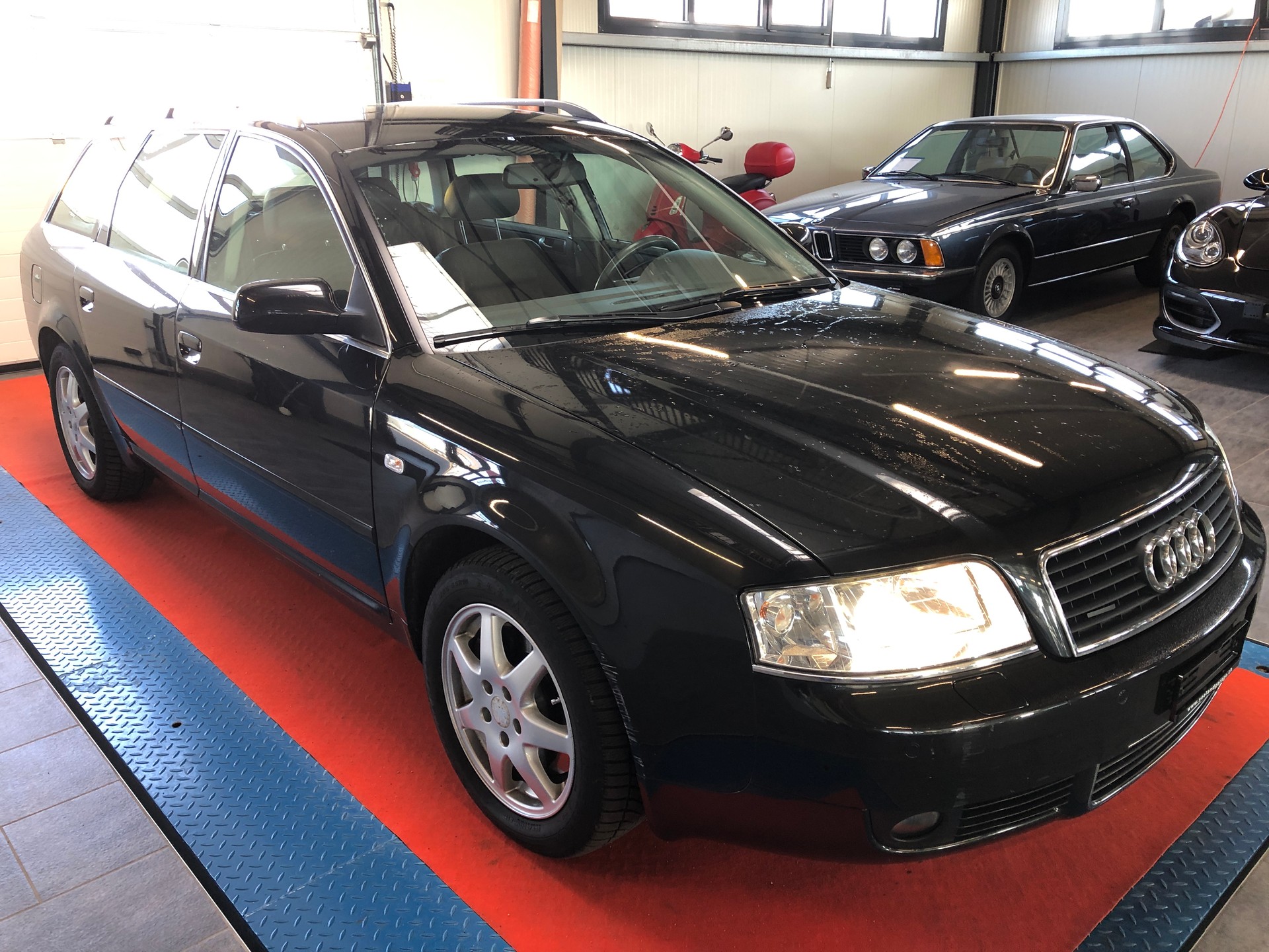 AUDI A6 Avant 3.0 quattro-image-0