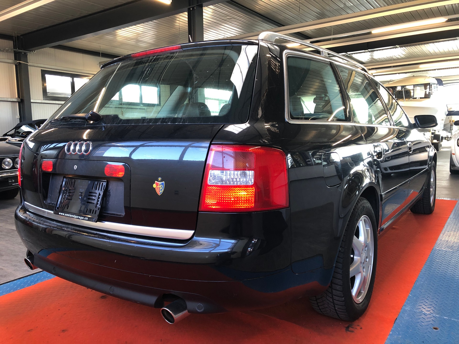 AUDI A6 Avant 3.0 quattro-image-2