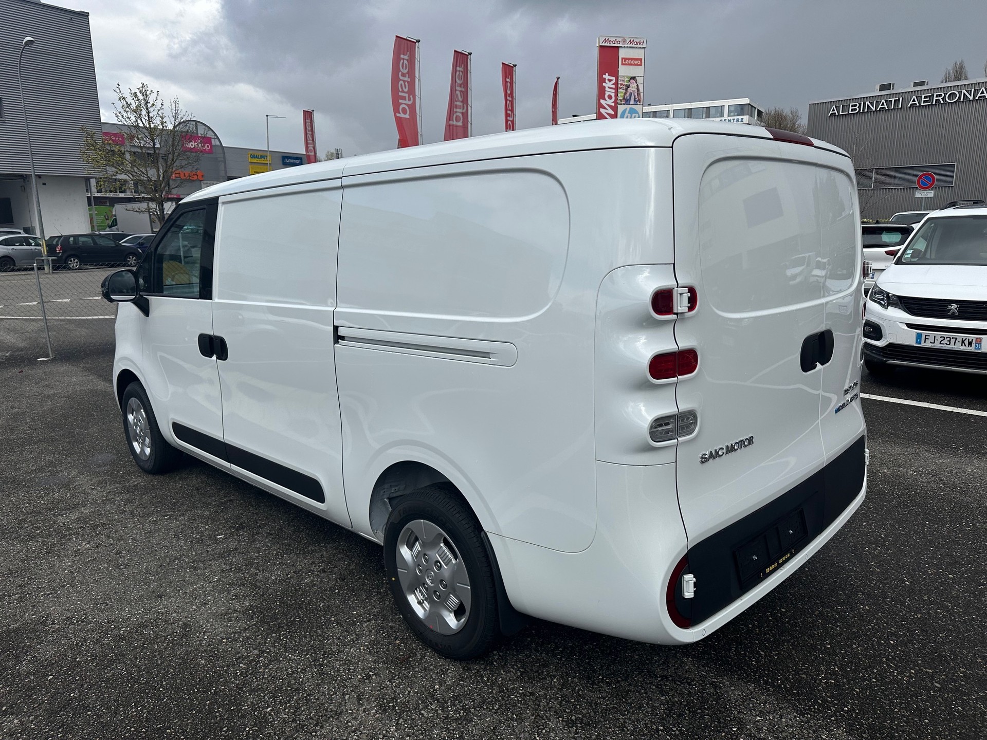 MAXUS eDeliver 5 L1 64kWh-image-2