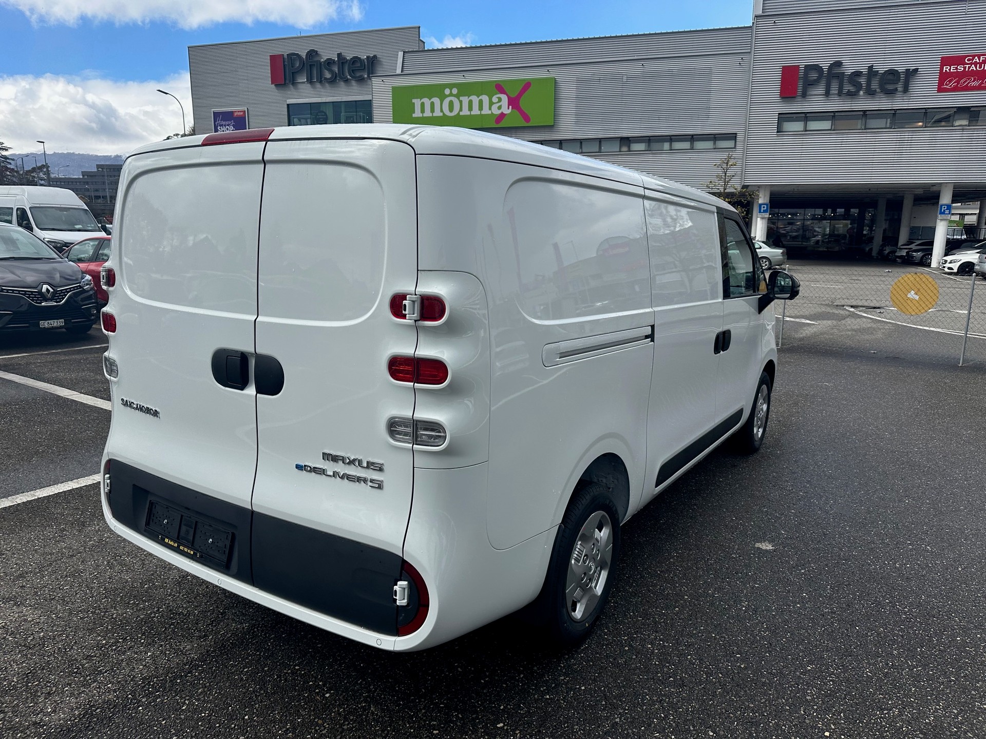 MAXUS eDeliver 5 L1 64kWh-image-4