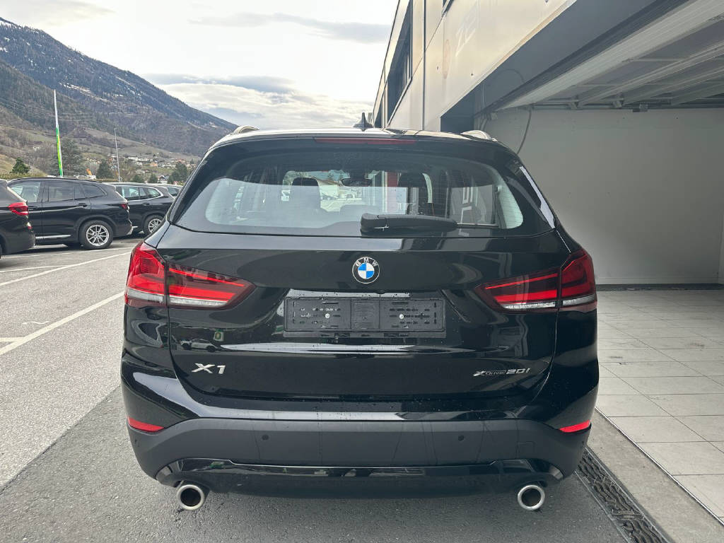 BMW X1 20i xDrive CH-image-4