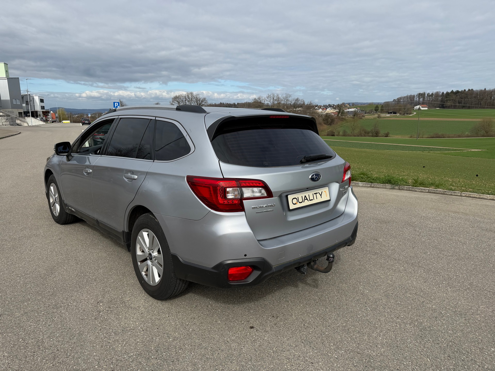 SUBARU Outback 2.0D Swiss AWD Lineartronic-image-1