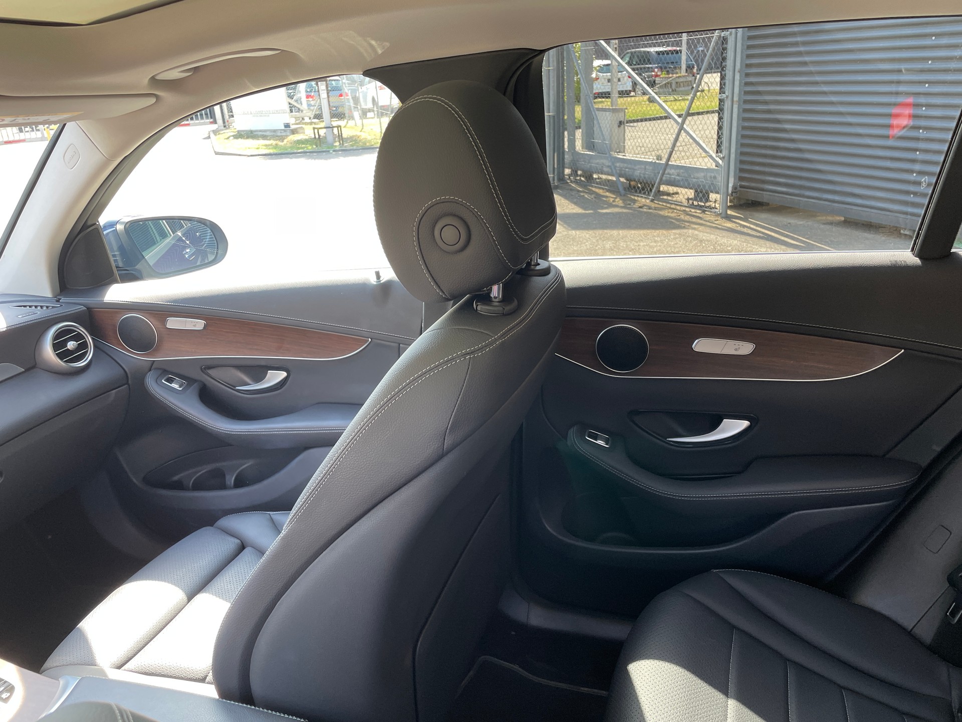 MERCEDES-BENZ GLC 200 4Matic 9G-Tronic-image-17