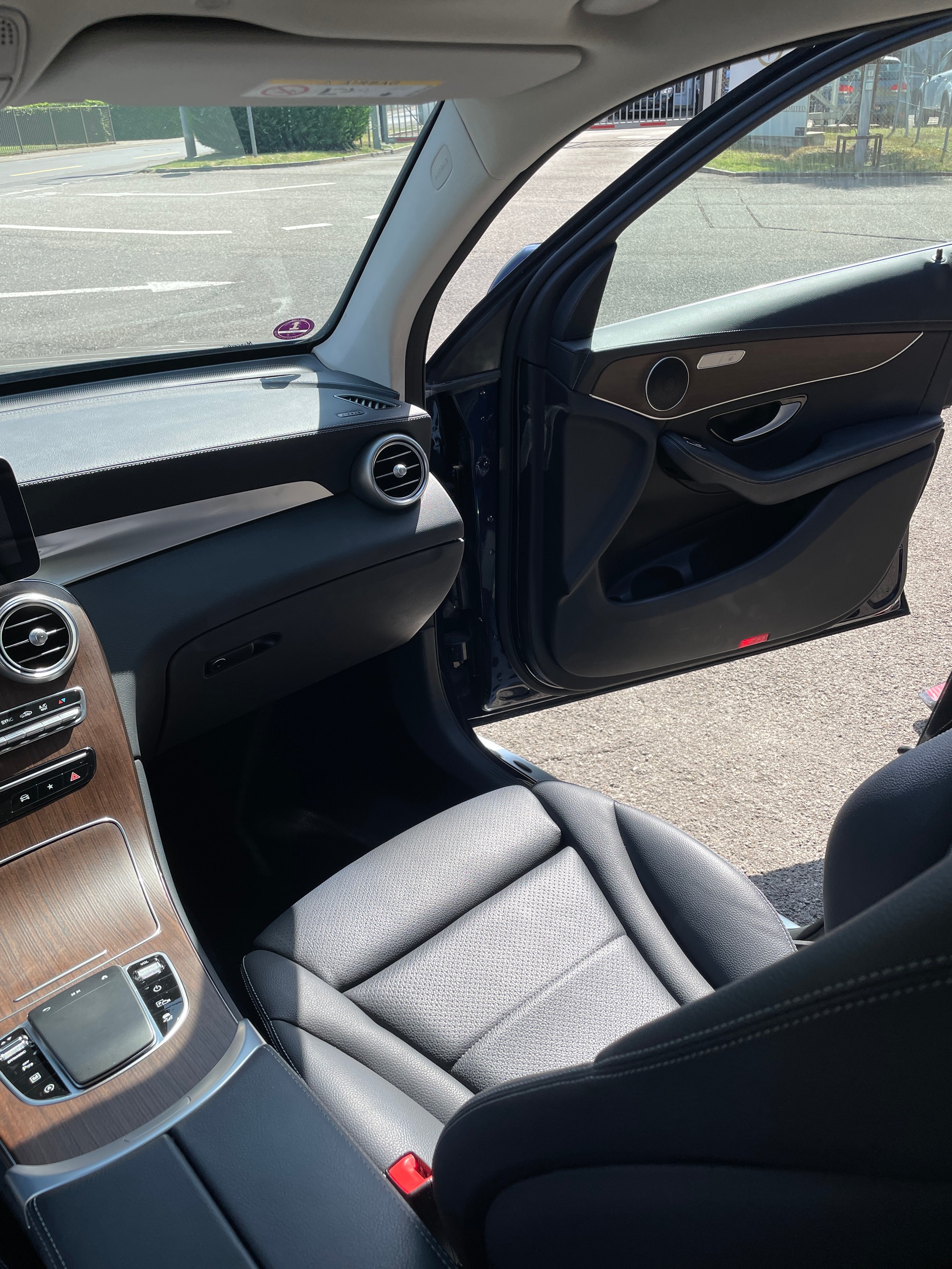 MERCEDES-BENZ GLC 200 4Matic 9G-Tronic-image-20
