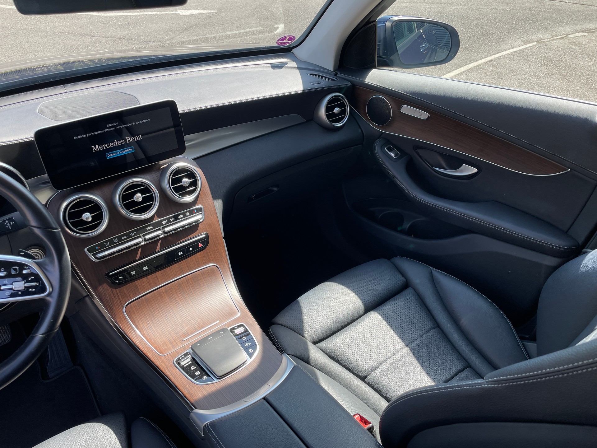 MERCEDES-BENZ GLC 200 4Matic 9G-Tronic-image-18