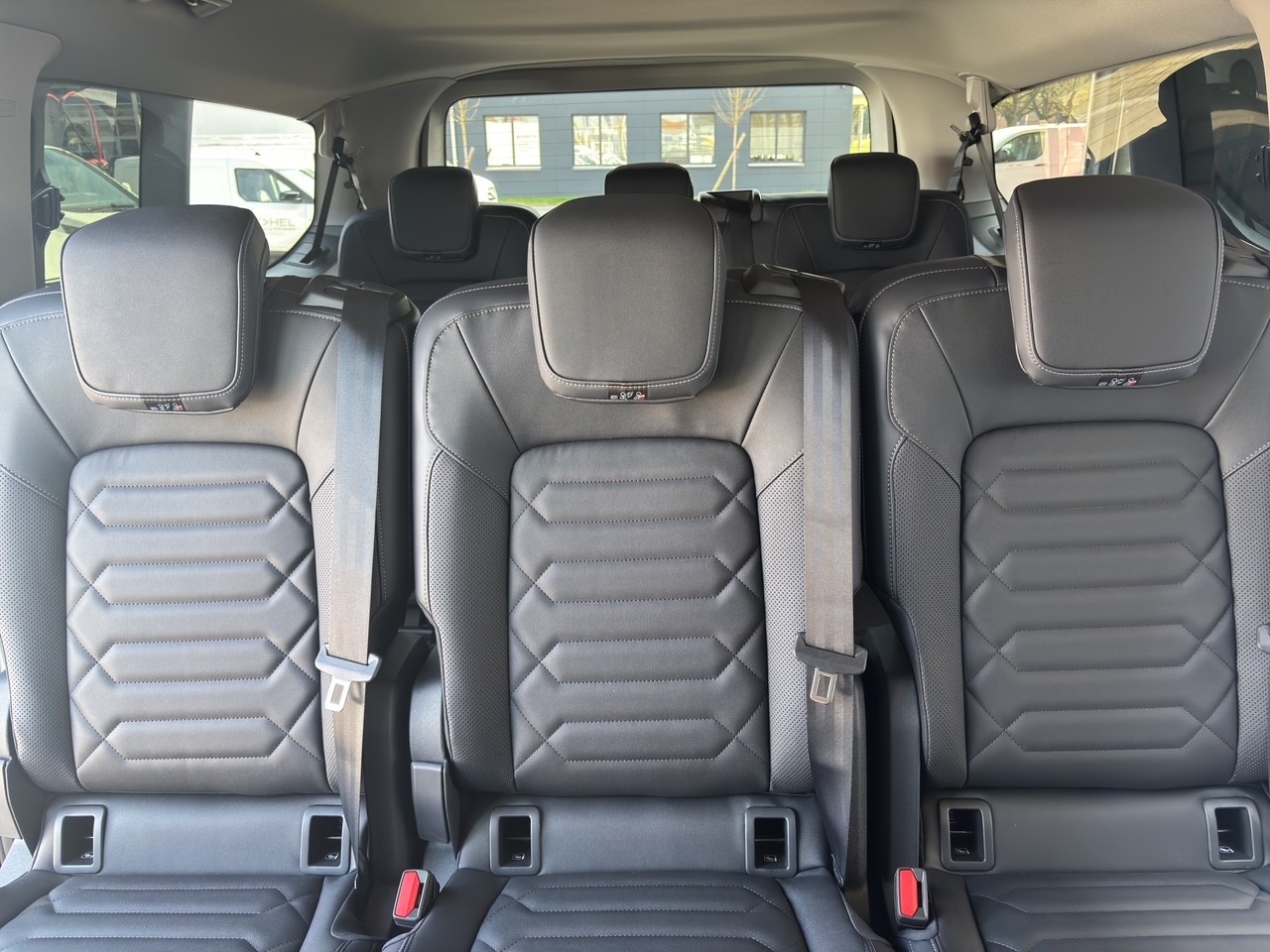 FORD Tourneo C Bus 320 L2 2.0 EcoBlue 170 Titanium-image-10