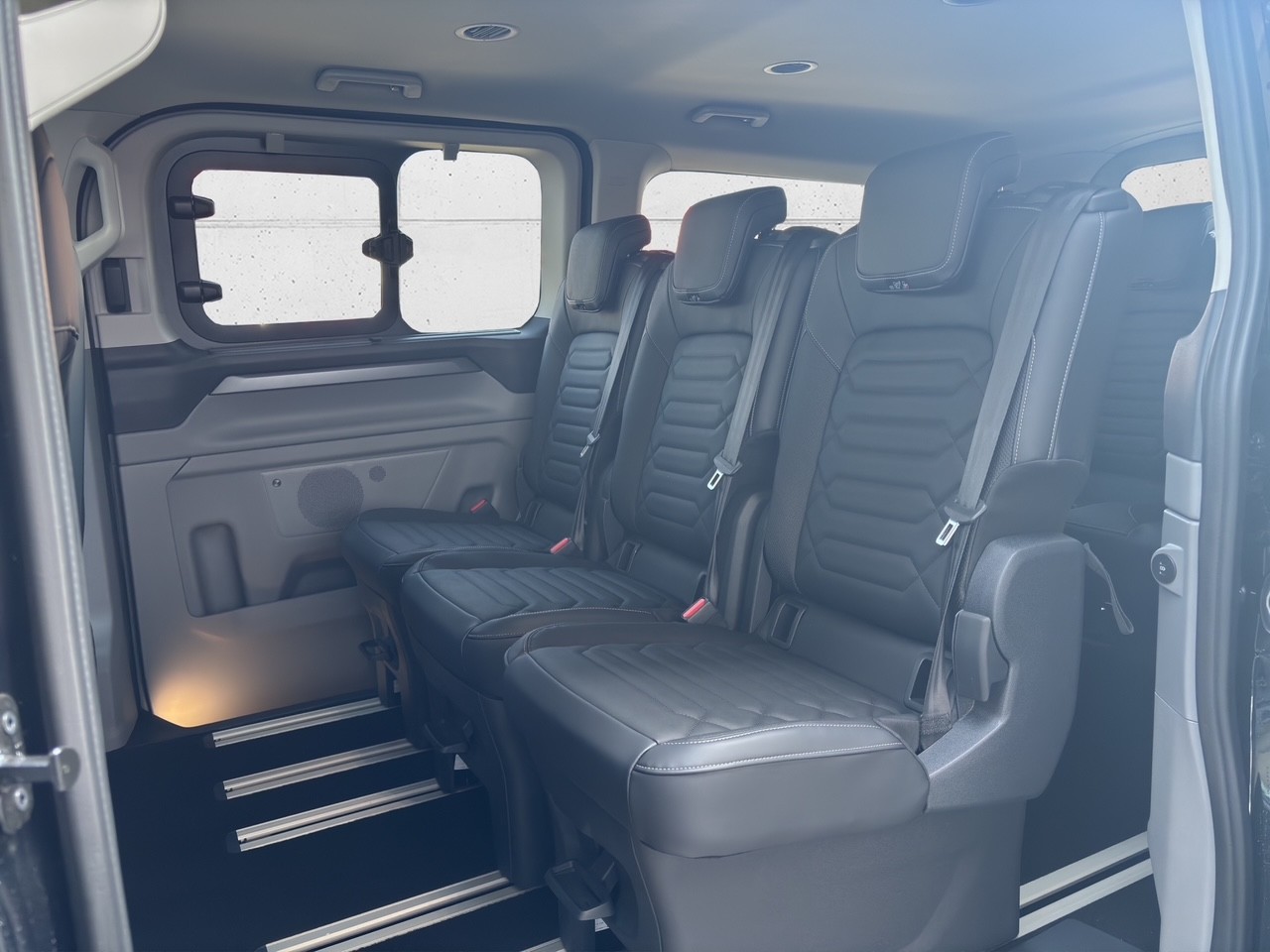 FORD Tourneo C Bus 320 L2 2.0 EcoBlue 170 Titanium-image-12