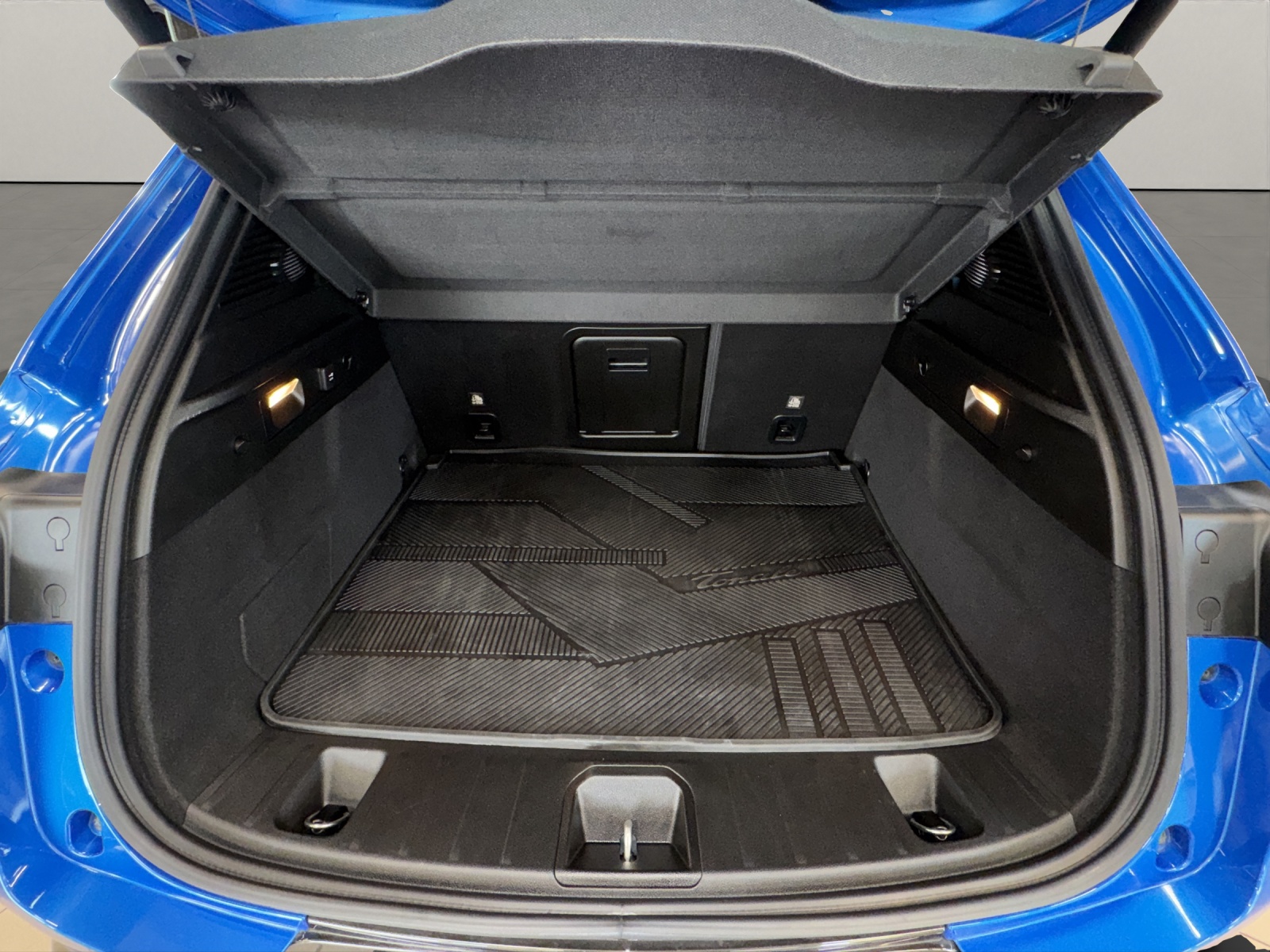 ALFA ROMEO Tonale 1.3 Plug-in Hybrid Veloce Q4-image-9