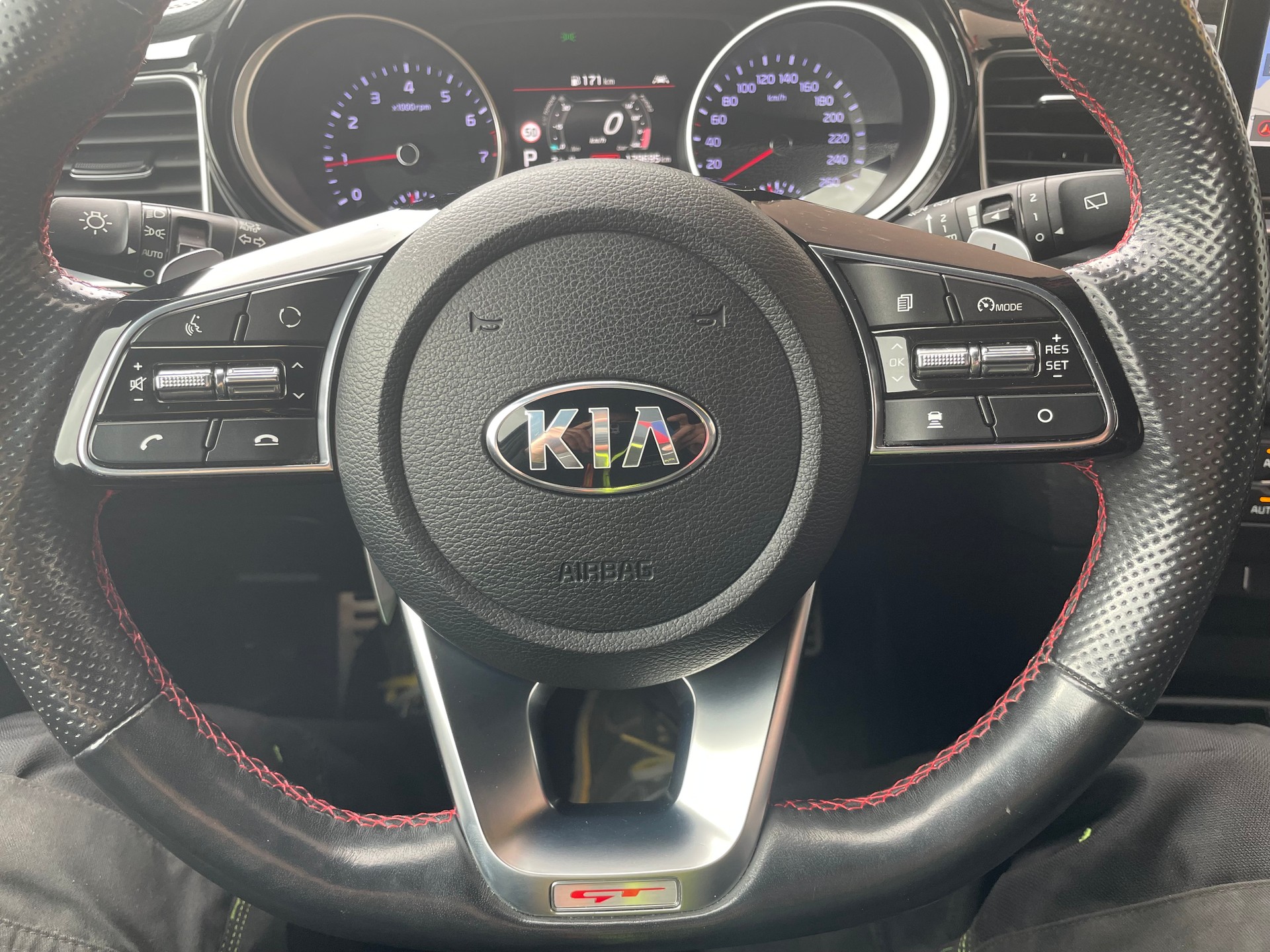 KIA ProCeed 1.6 T-GDi GT DCT-image-4