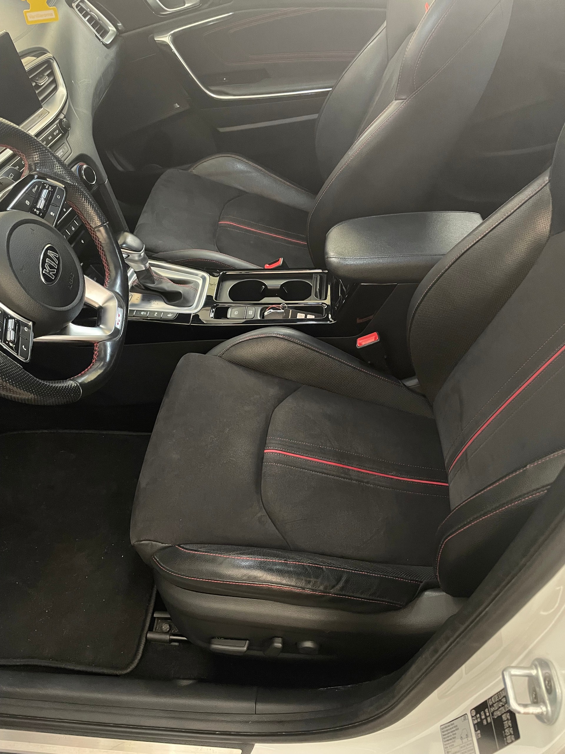 KIA ProCeed 1.6 T-GDi GT DCT-image-10