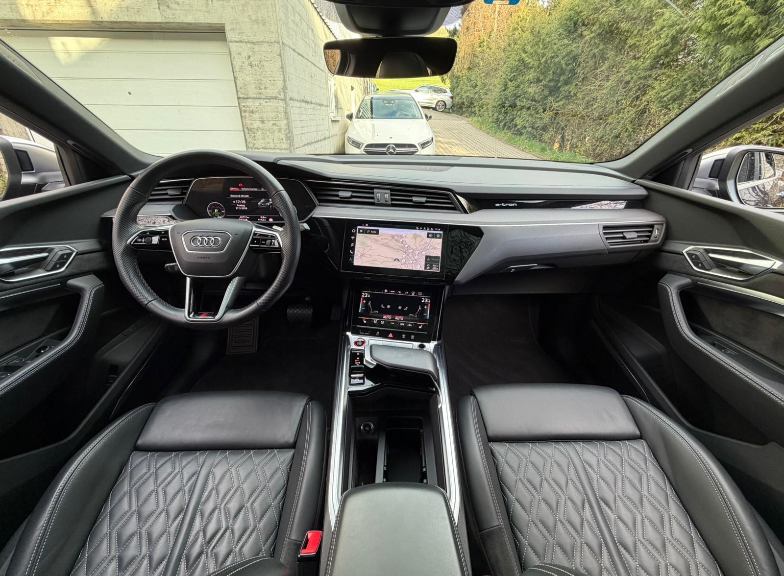 AUDI e-tron S Sportback quattro-image-22